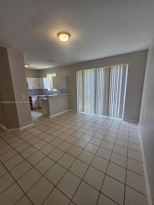 For Rent: $2,500 (3 beds, 3 baths, 1423 Square Feet)