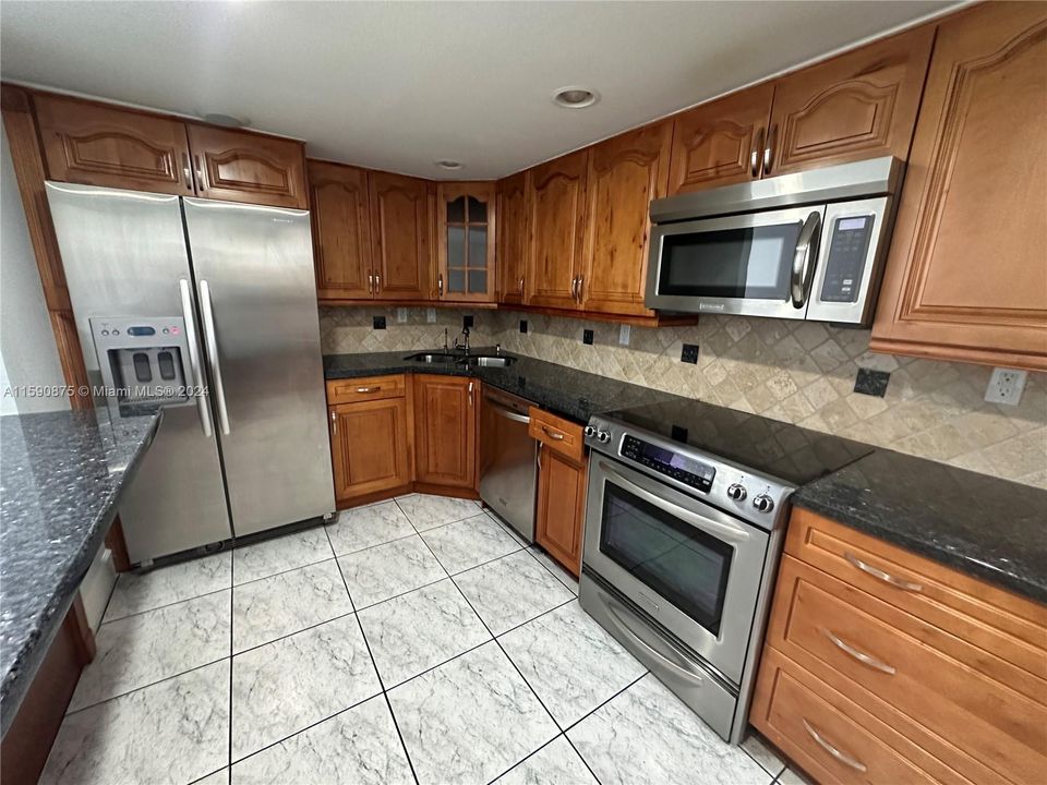 For Rent: $5,000 (2 beds, 2 baths, 1368 Square Feet)