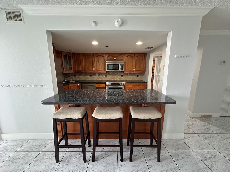 For Rent: $5,000 (2 beds, 2 baths, 1368 Square Feet)