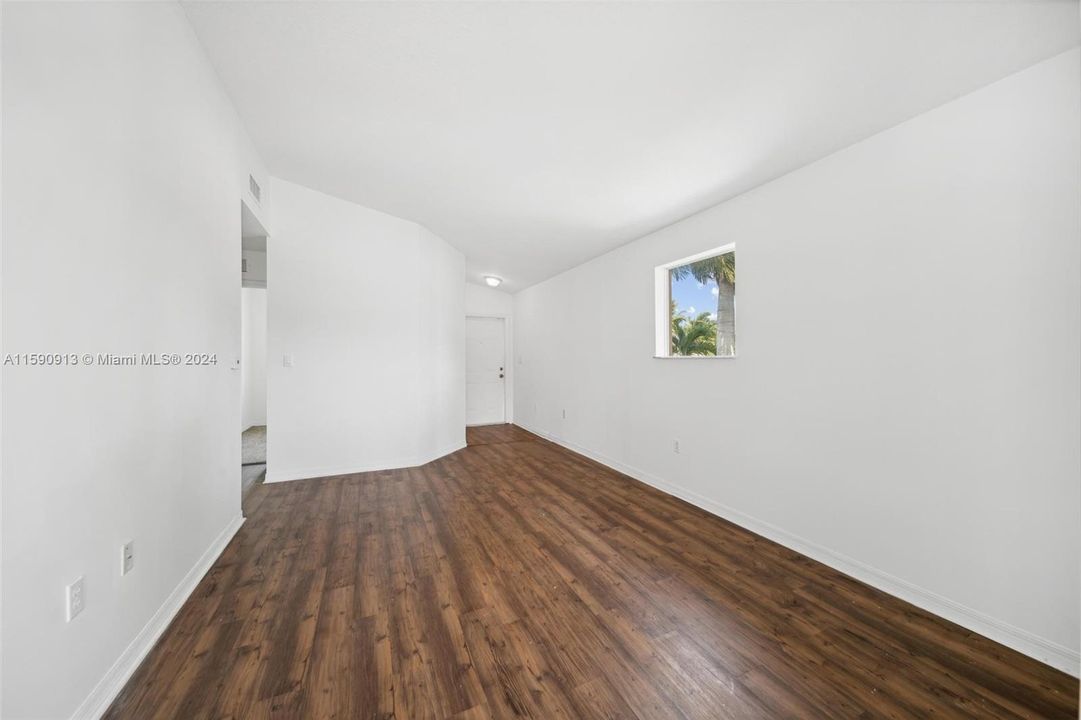 Active With Contract: $255,000 (3 beds, 2 baths, 1024 Square Feet)