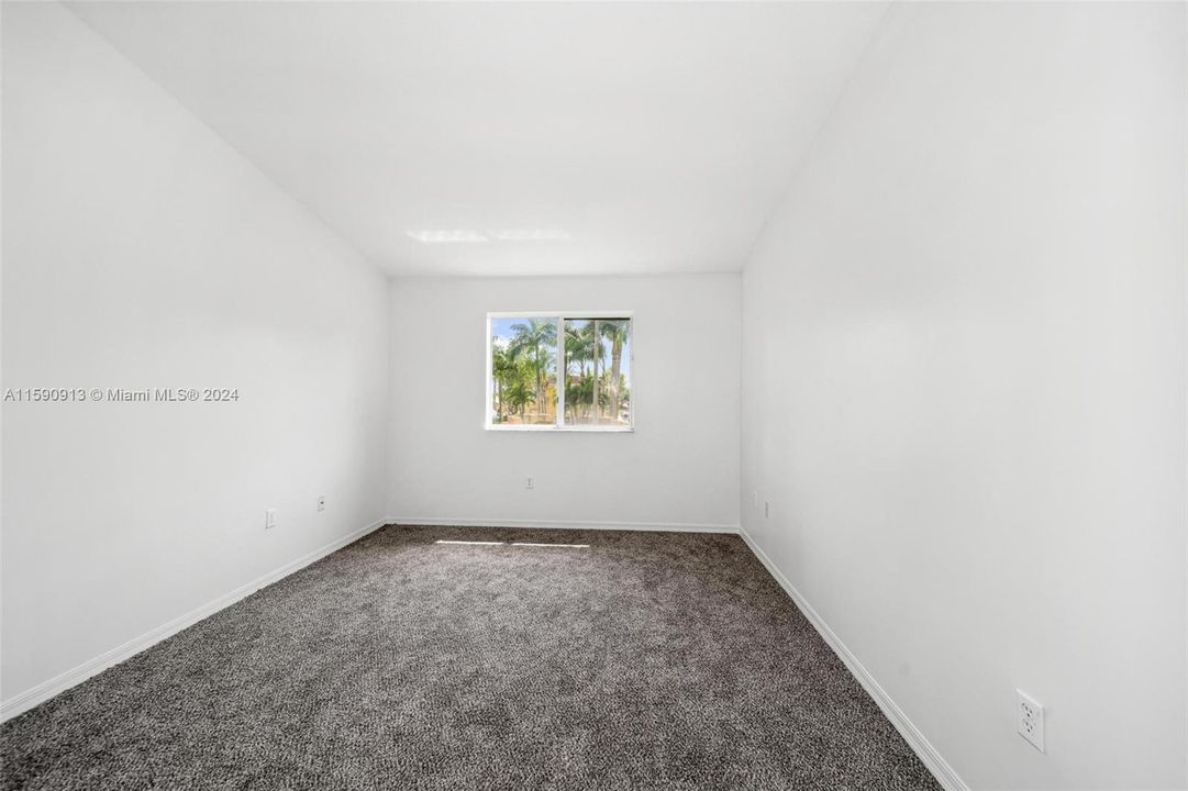 Active With Contract: $255,000 (3 beds, 2 baths, 1024 Square Feet)