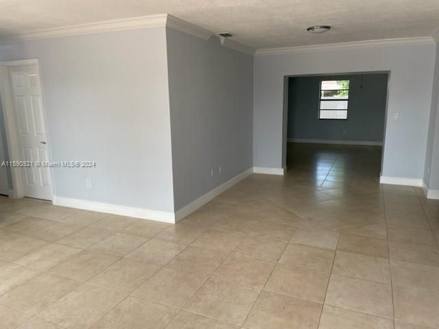 Active With Contract: $3,500 (3 beds, 2 baths, 1707 Square Feet)