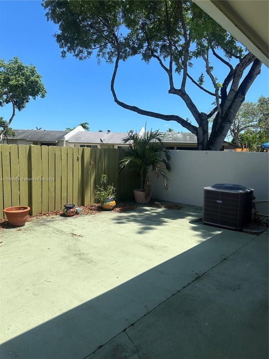 Recently Sold: $460,000 (3 beds, 2 baths, 1276 Square Feet)