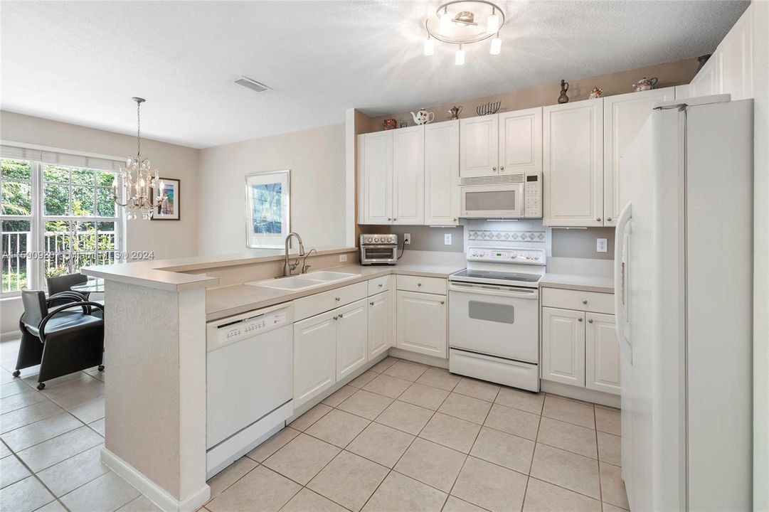 Active With Contract: $3,300 (3 beds, 2 baths, 1738 Square Feet)
