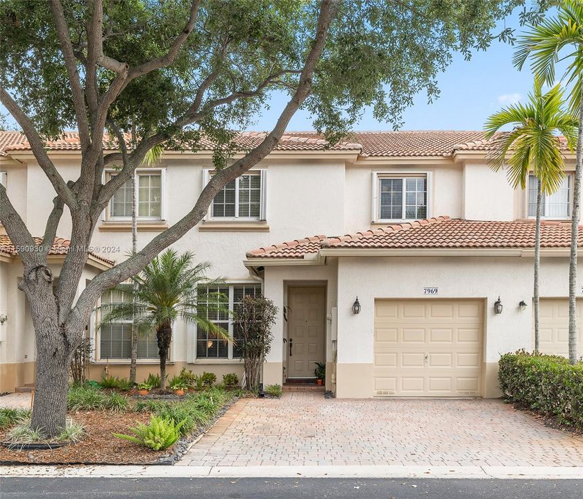 Active With Contract: $3,300 (3 beds, 2 baths, 1738 Square Feet)