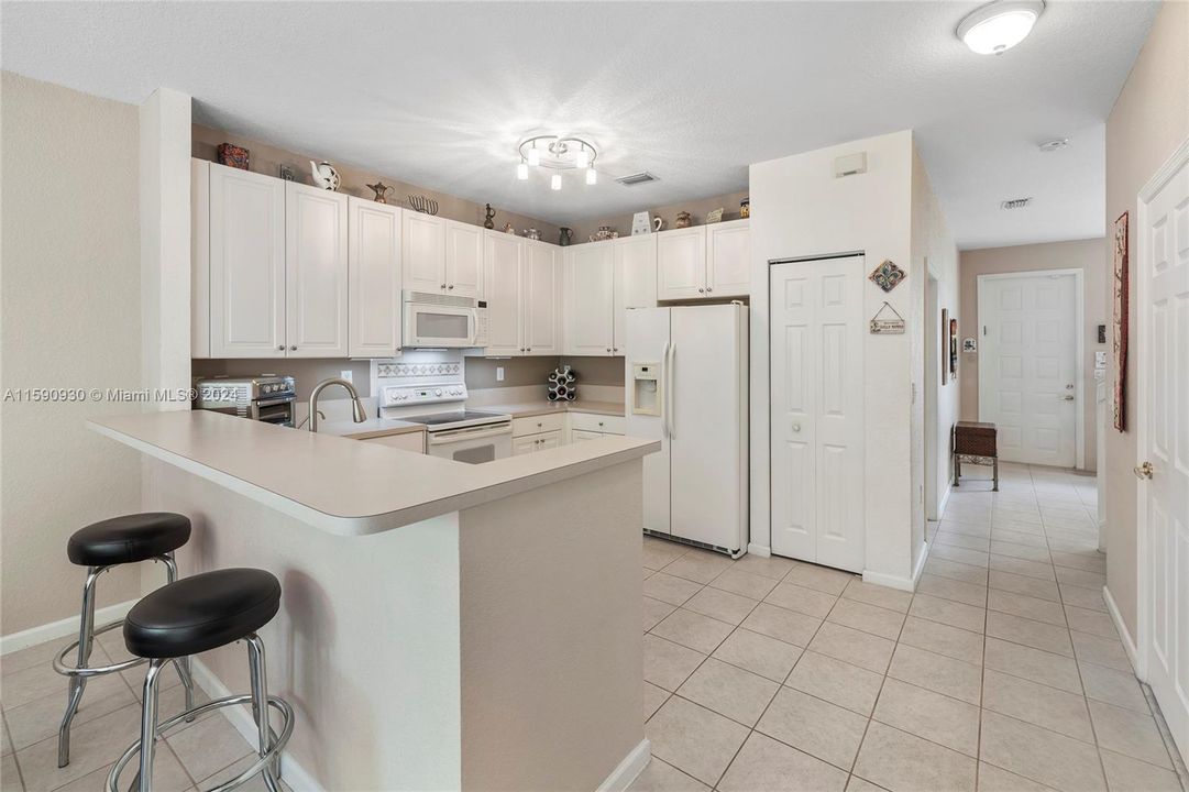 Active With Contract: $3,300 (3 beds, 2 baths, 1738 Square Feet)