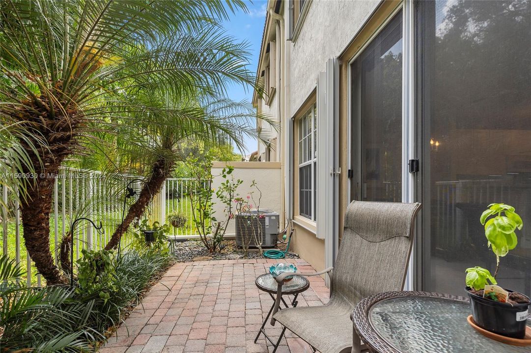 Active With Contract: $3,300 (3 beds, 2 baths, 1738 Square Feet)