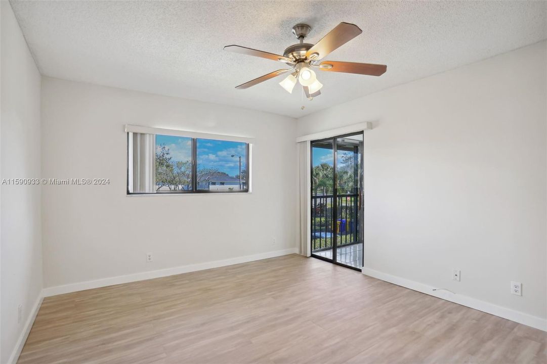 Active With Contract: $2,400 (2 beds, 2 baths, 1150 Square Feet)