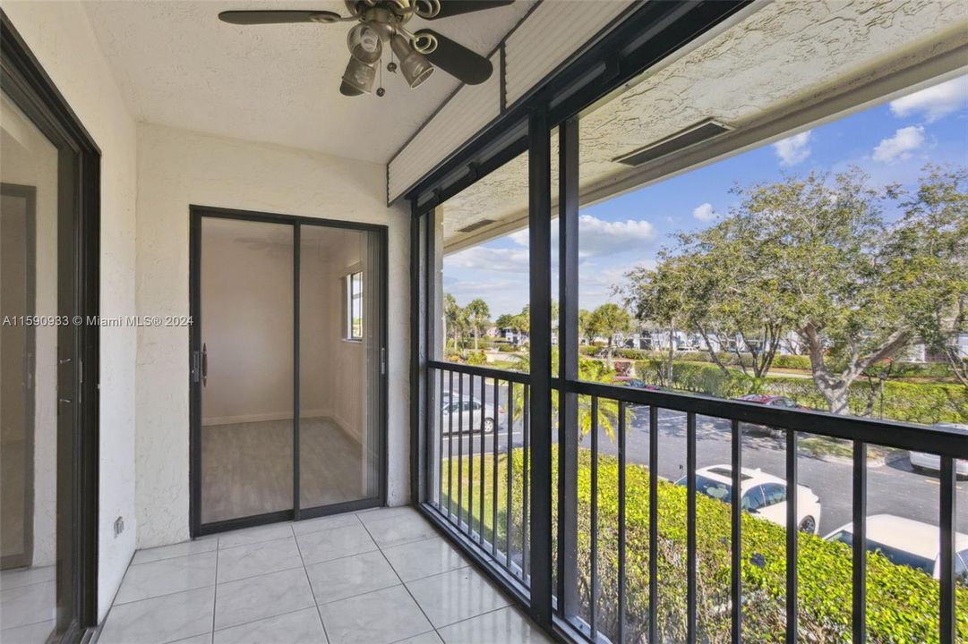 Active With Contract: $2,400 (2 beds, 2 baths, 1150 Square Feet)