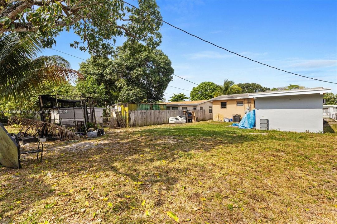 Active With Contract: $400,000 (4 beds, 2 baths, 1490 Square Feet)