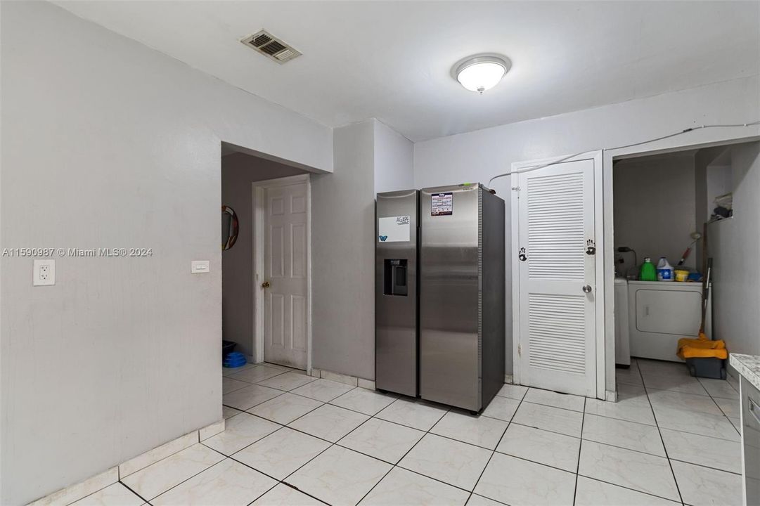 Active With Contract: $400,000 (4 beds, 2 baths, 1490 Square Feet)