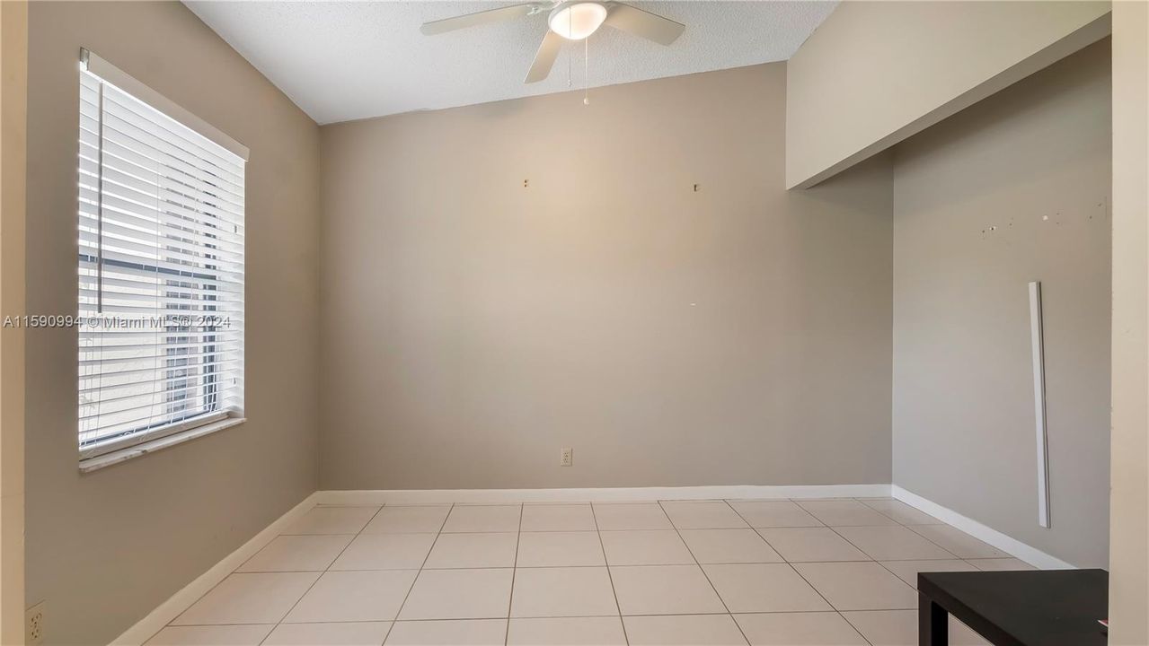 For Sale: $253,990 (2 beds, 2 baths, 1085 Square Feet)