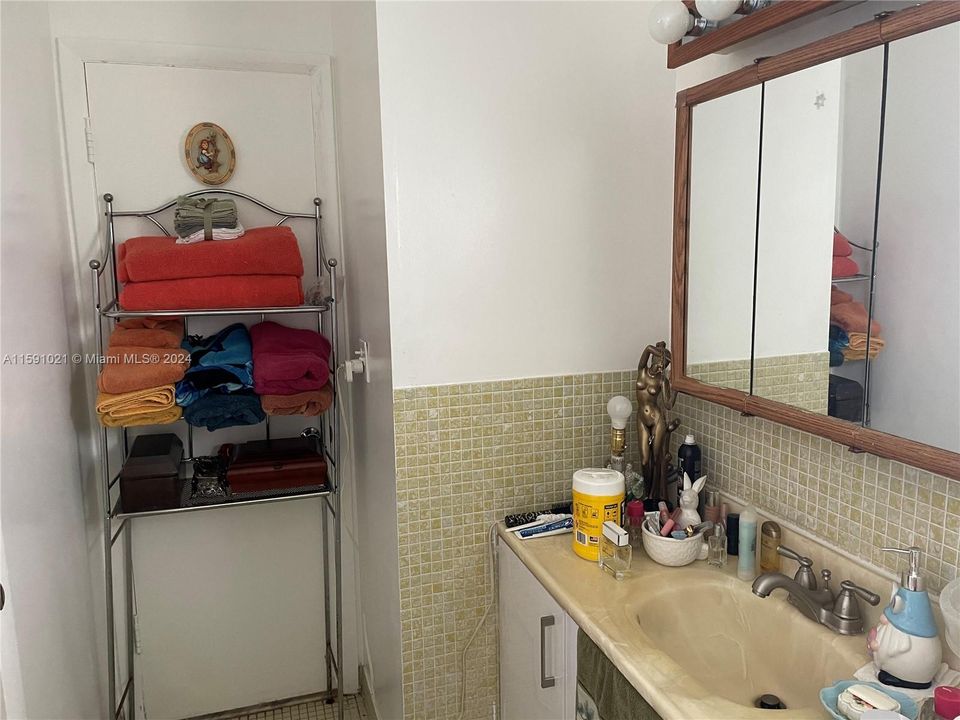 En Venta: $149,988 (1 camas, 1 baños, 703 Pies cuadrados)