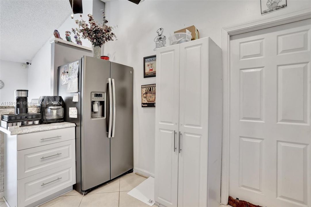 Active With Contract: $455,000 (3 beds, 2 baths, 1314 Square Feet)