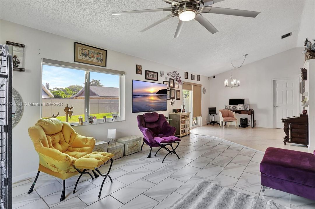 Active With Contract: $455,000 (3 beds, 2 baths, 1314 Square Feet)