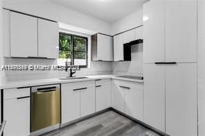 Active With Contract: $4,000 (3 beds, 2 baths, 1460 Square Feet)