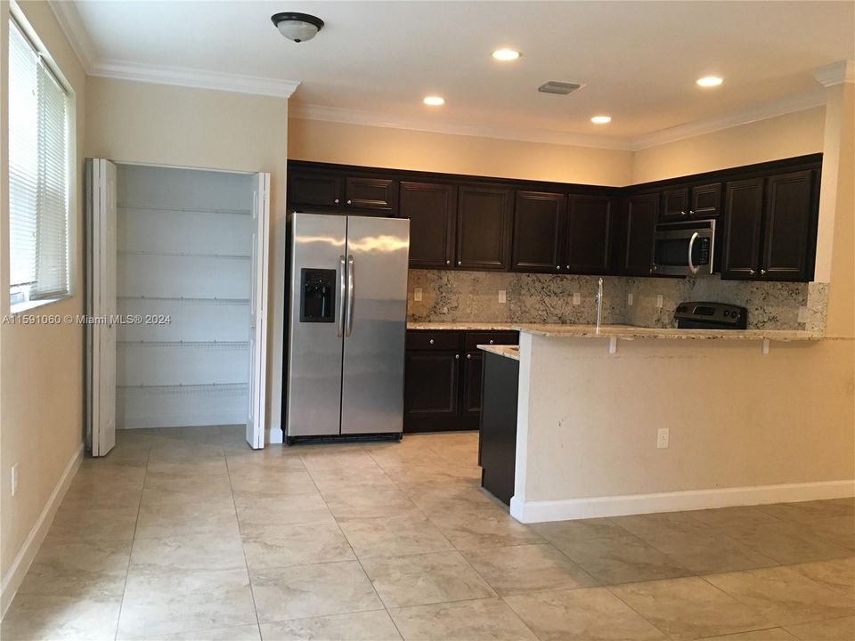 For Rent: $3,400 (3 beds, 2 baths, 1812 Square Feet)