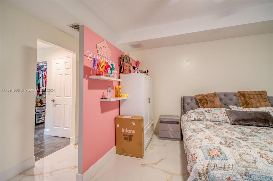 For Sale: $430,000 (5 beds, 2 baths, 0 Square Feet)