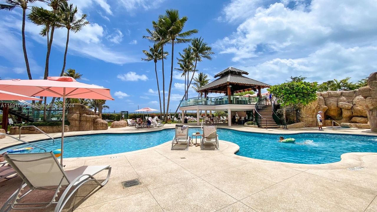 Recently Sold: $450,000 (2 beds, 2 baths, 960 Square Feet)