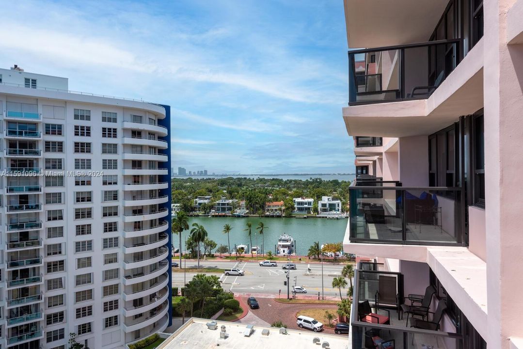 Recently Sold: $450,000 (2 beds, 2 baths, 960 Square Feet)