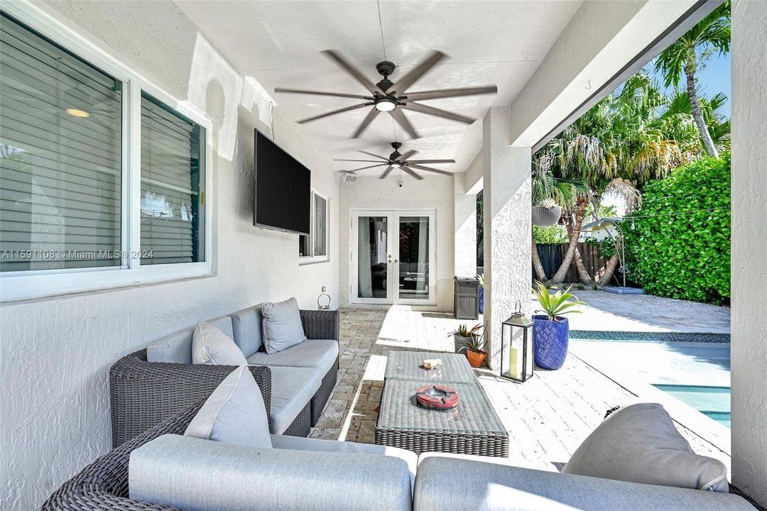 Active With Contract: $930,000 (4 beds, 2 baths, 2101 Square Feet)