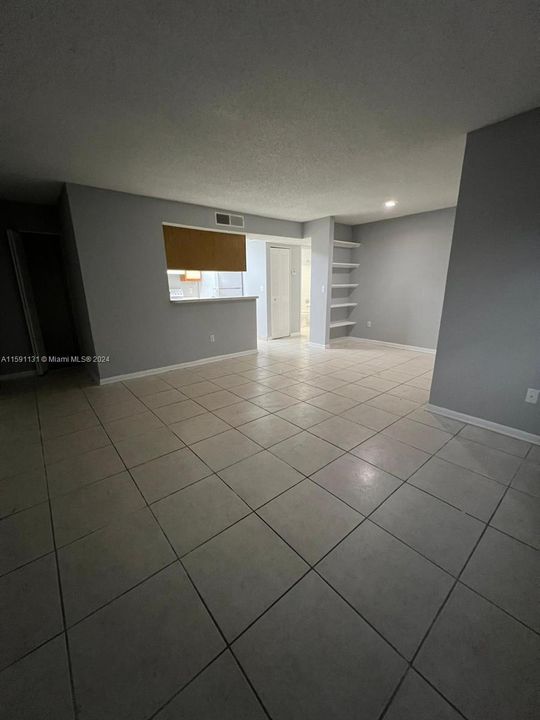 For Rent: $1,575 (1 beds, 1 baths, 785 Square Feet)