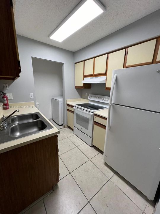 For Rent: $1,575 (1 beds, 1 baths, 785 Square Feet)