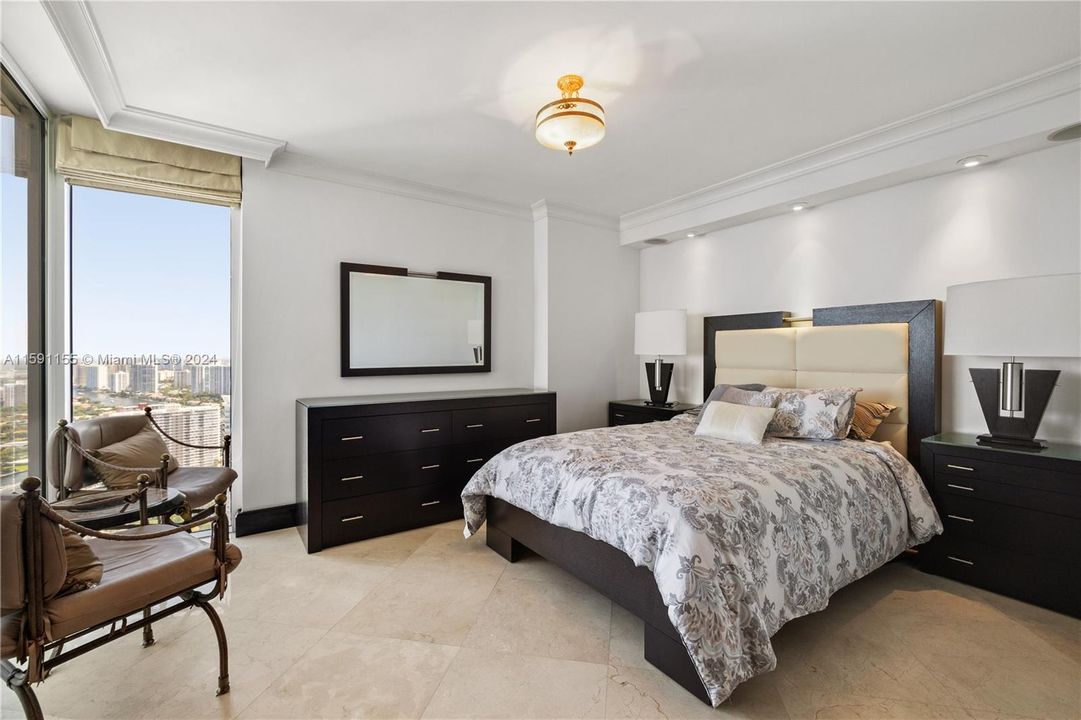 Active With Contract: $2,300,000 (3 beds, 3 baths, 2078 Square Feet)