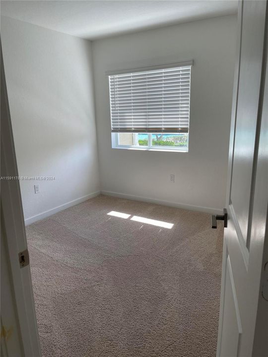 Recently Rented: $2,700 (3 beds, 2 baths, 1302 Square Feet)