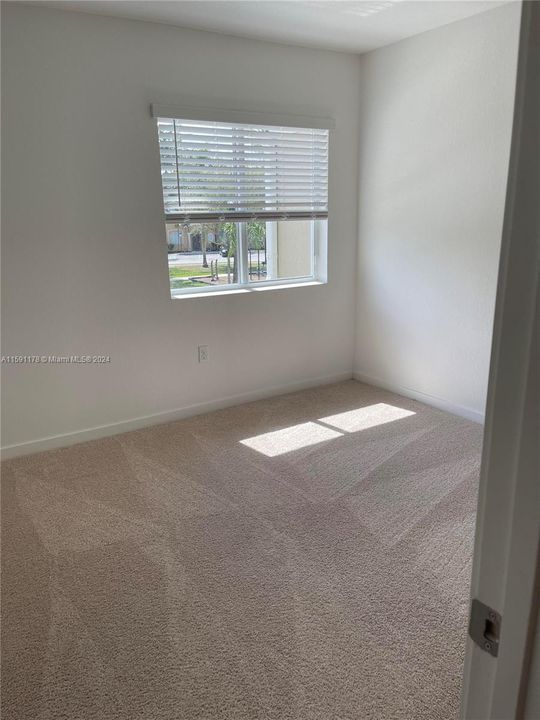 Recently Rented: $2,700 (3 beds, 2 baths, 1302 Square Feet)