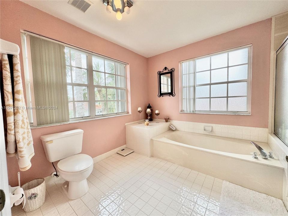待售: $665,000 (4 贝兹, 2 浴室, 2553 平方英尺)