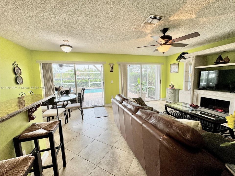 For Sale: $665,000 (4 beds, 2 baths, 2553 Square Feet)