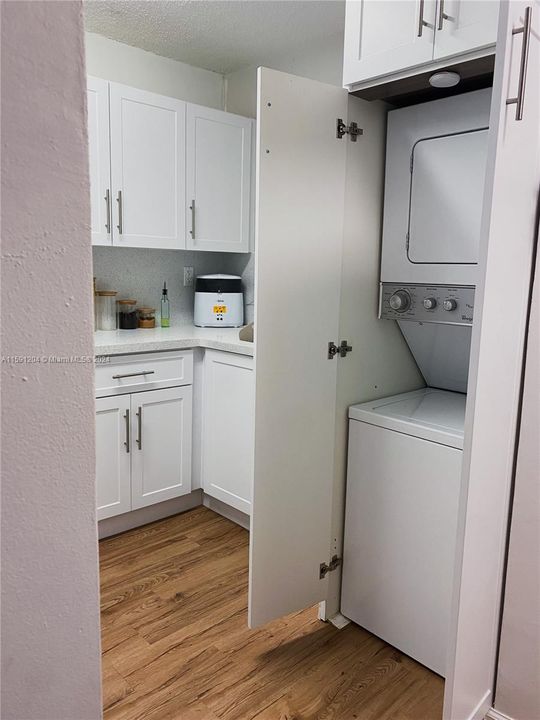 Recently Rented: $2,200 (2 beds, 1 baths, 820 Square Feet)