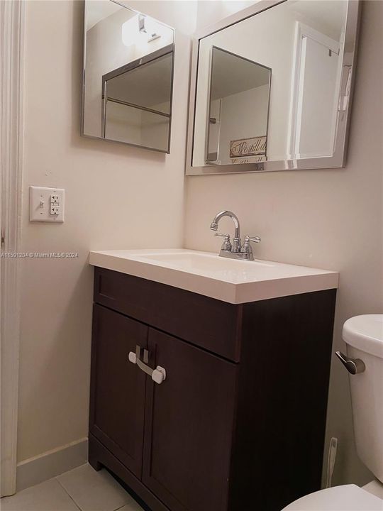 Recently Rented: $2,200 (2 beds, 1 baths, 820 Square Feet)