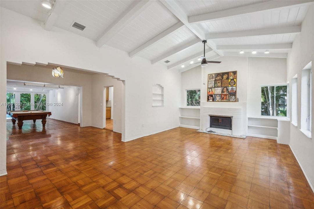 Active With Contract: $1,950,000 (4 beds, 3 baths, 2516 Square Feet)