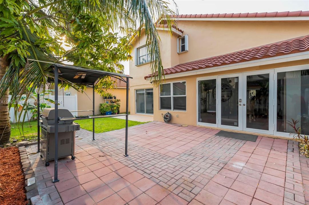 Recently Sold: $620,000 (3 beds, 2 baths, 1776 Square Feet)