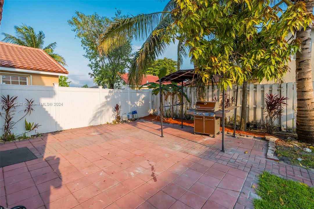 Recently Sold: $620,000 (3 beds, 2 baths, 1776 Square Feet)