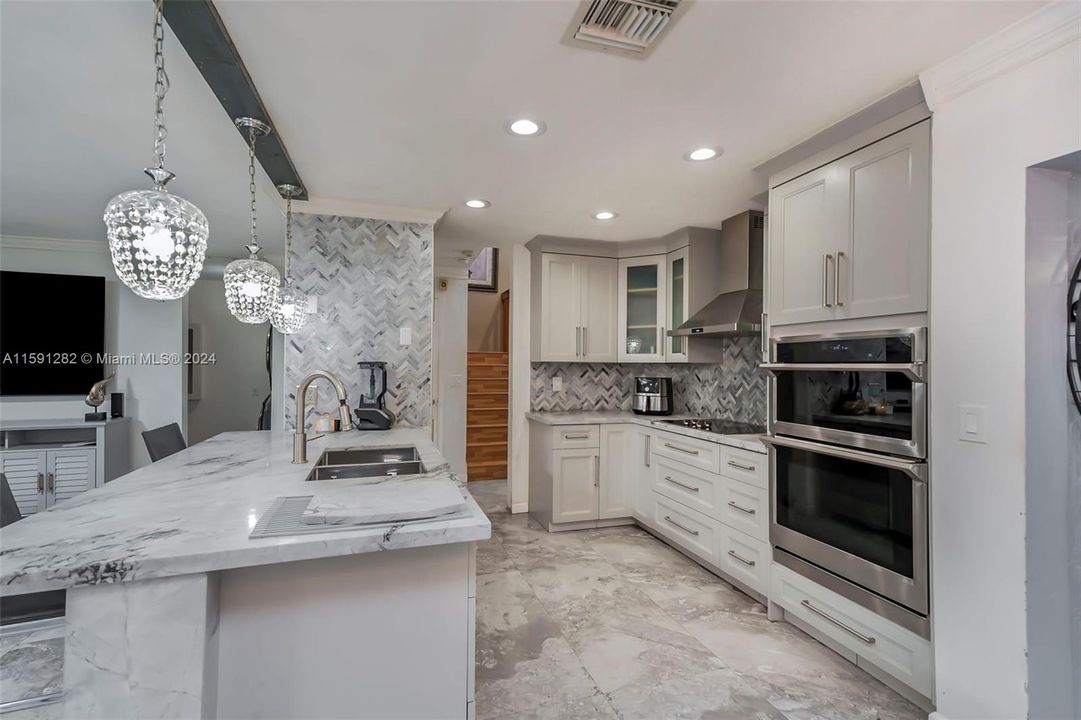 Recently Sold: $620,000 (3 beds, 2 baths, 1776 Square Feet)