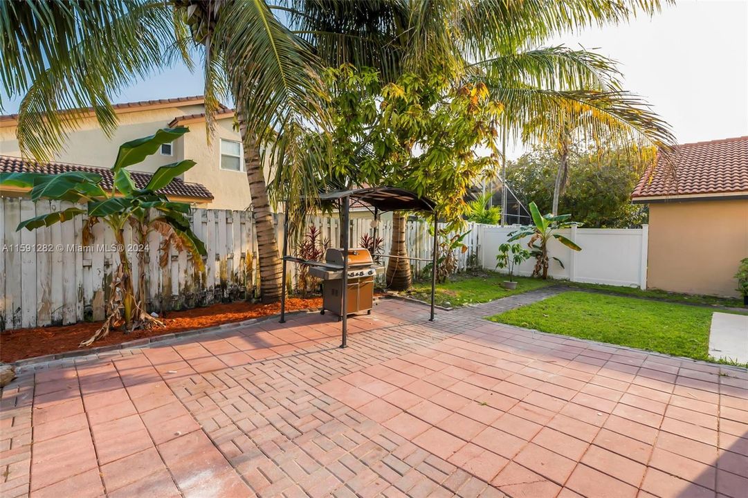 Recently Sold: $620,000 (3 beds, 2 baths, 1776 Square Feet)