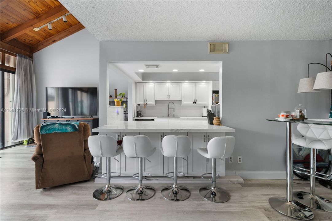 Active With Contract: $498,000 (3 beds, 3 baths, 1686 Square Feet)