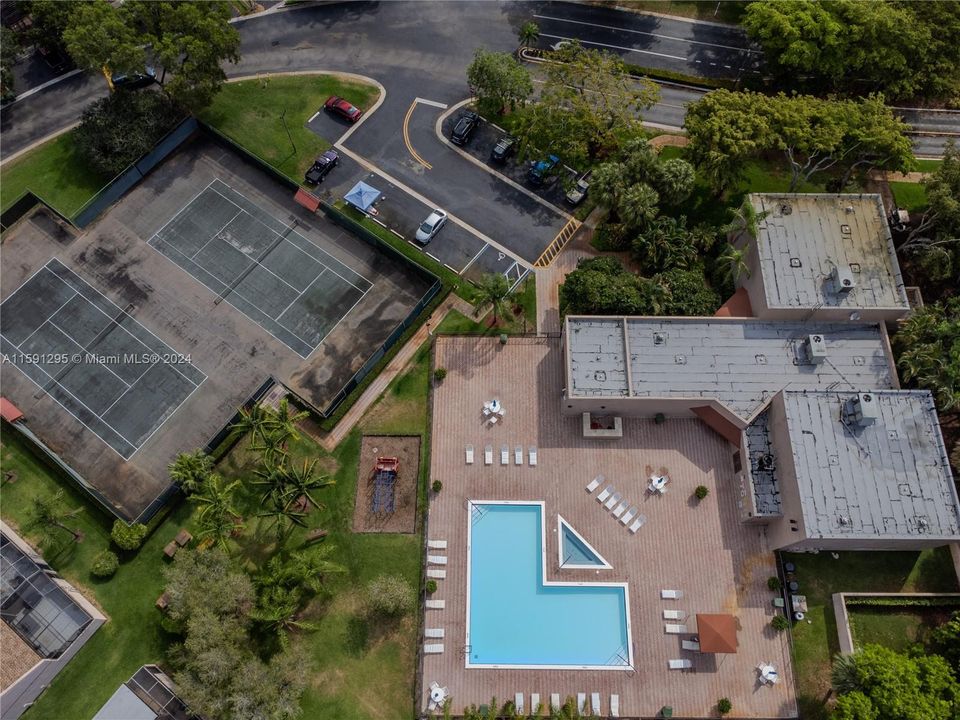 Pool, Tennis, Guest Parking