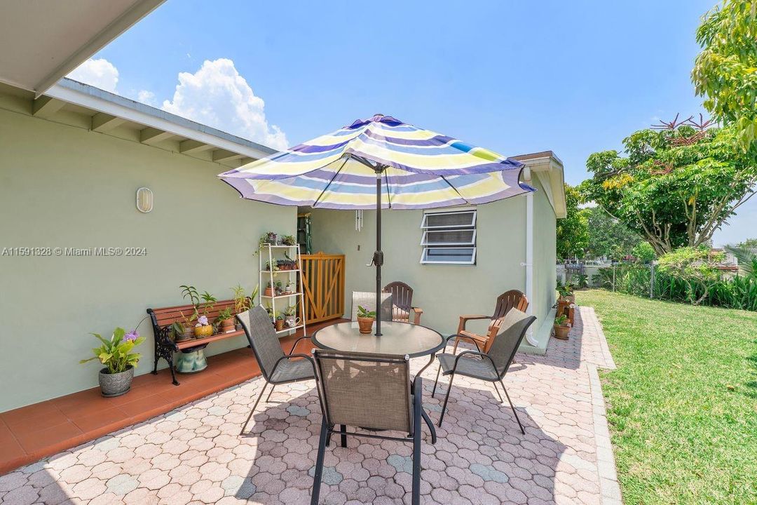 Active With Contract: $769,900 (4 beds, 2 baths, 2144 Square Feet)