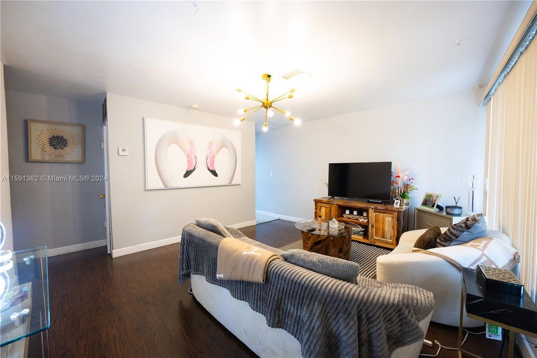 For Sale: $464,000 (4 beds, 2 baths, 1435 Square Feet)