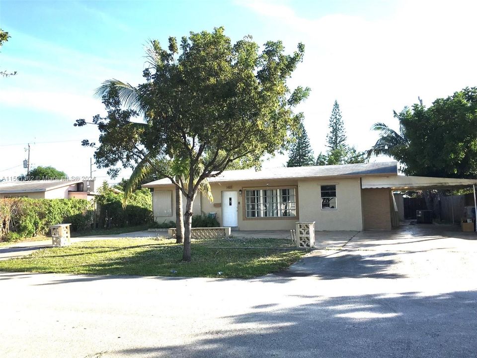 For Sale: $464,000 (4 beds, 2 baths, 1435 Square Feet)