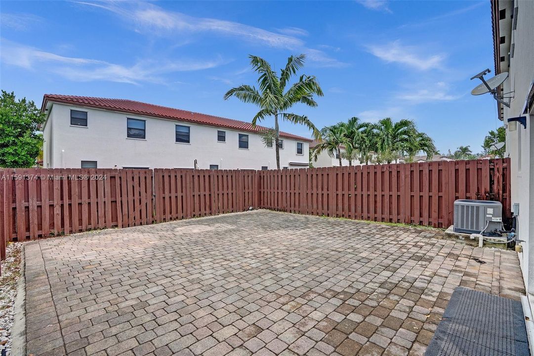 Oversized Fenced Patio