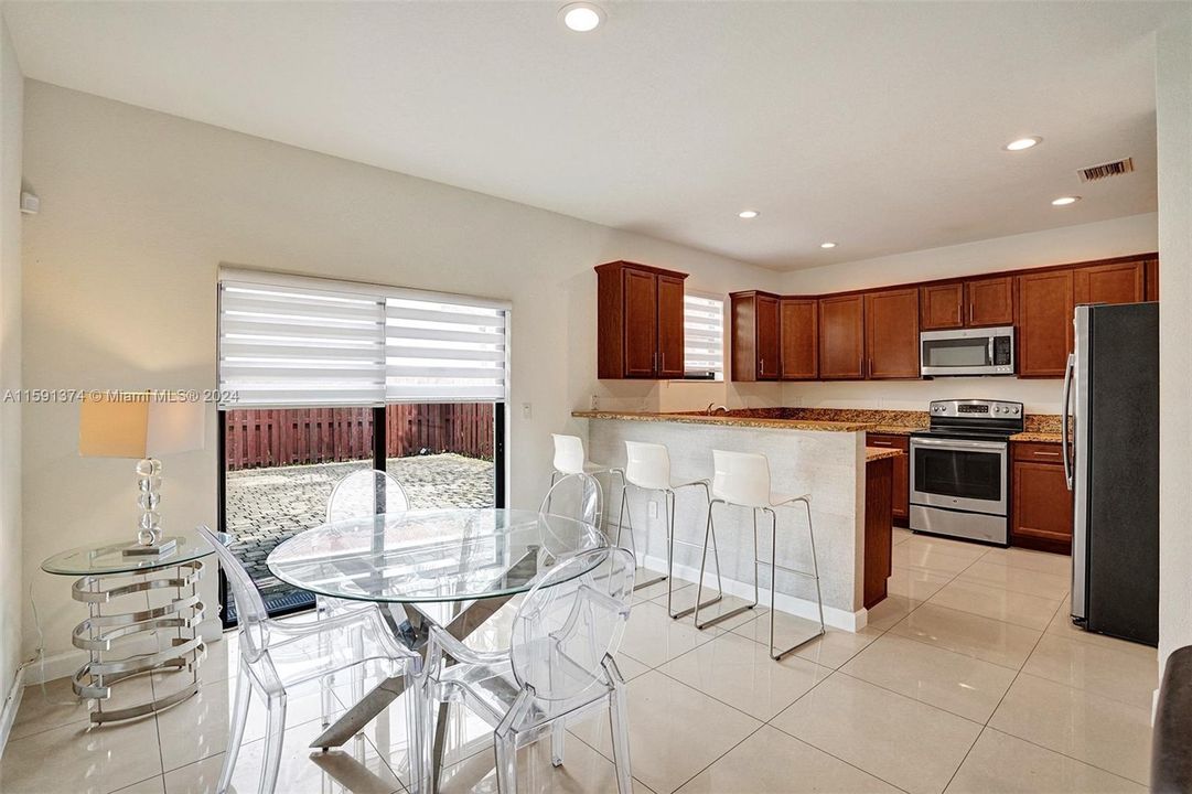 Active With Contract: $4,000 (4 beds, 2 baths, 1793 Square Feet)