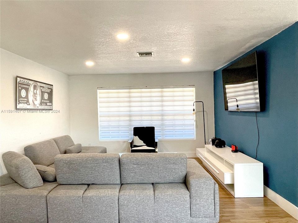 For Rent: $4,000 (3 beds, 2 baths, 1536 Square Feet)