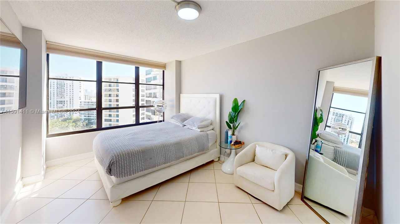 Active With Contract: $2,700 (2 beds, 2 baths, 1400 Square Feet)