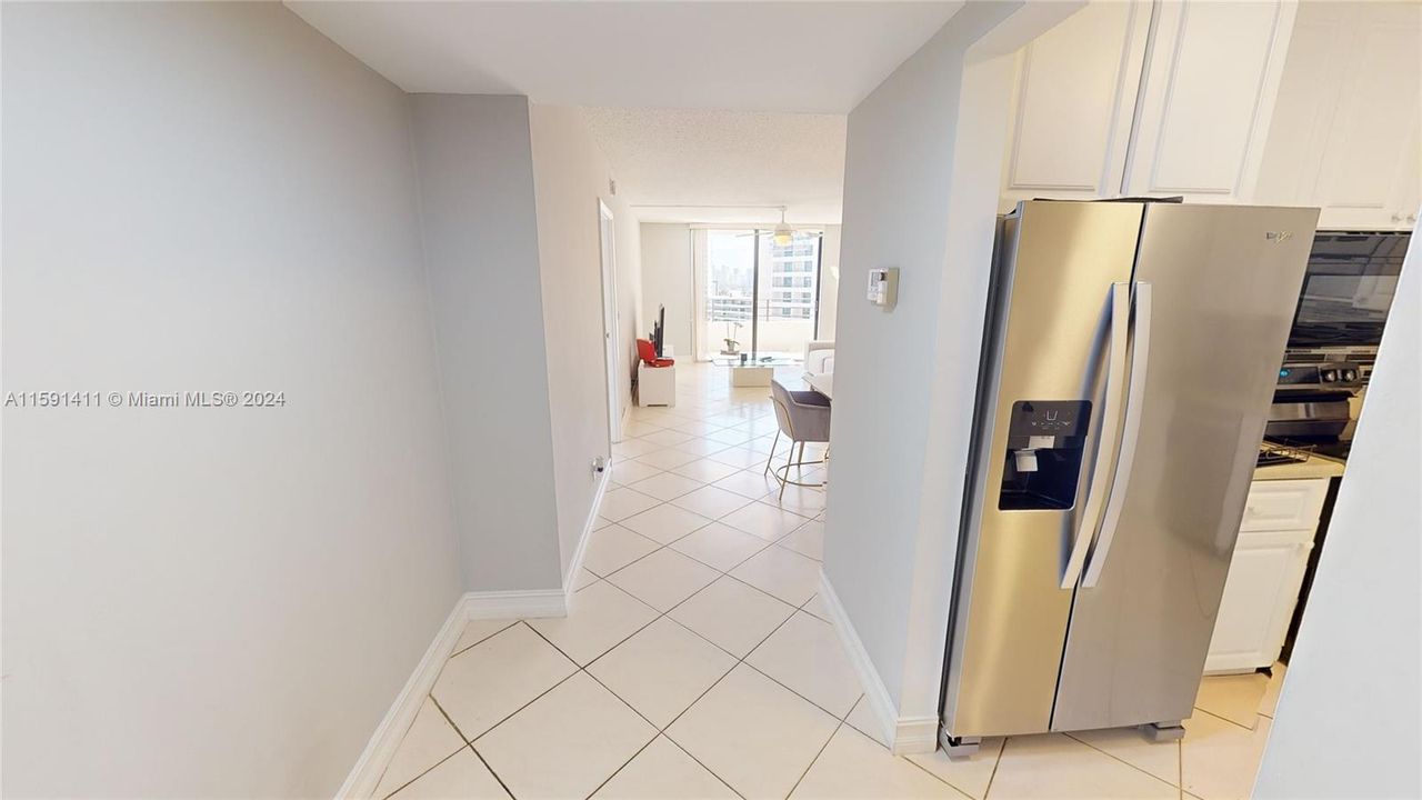 Active With Contract: $2,700 (2 beds, 2 baths, 1400 Square Feet)