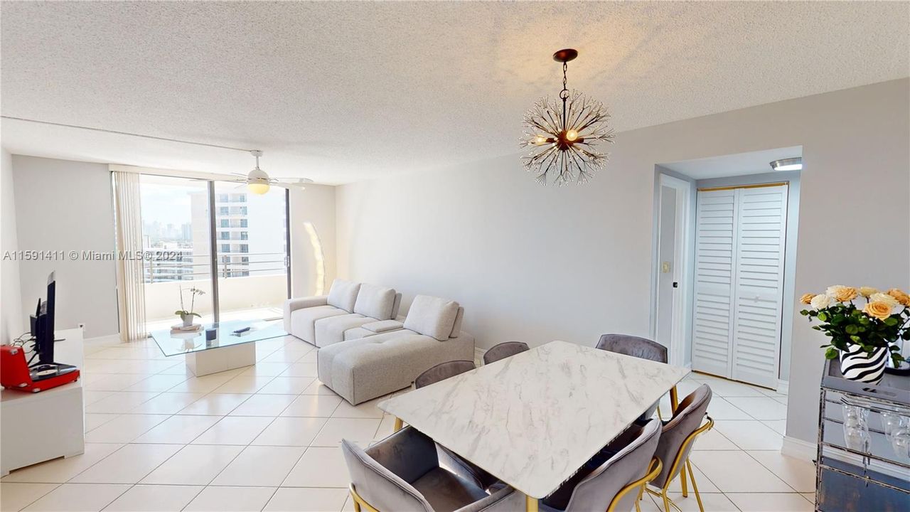 Active With Contract: $2,700 (2 beds, 2 baths, 1400 Square Feet)